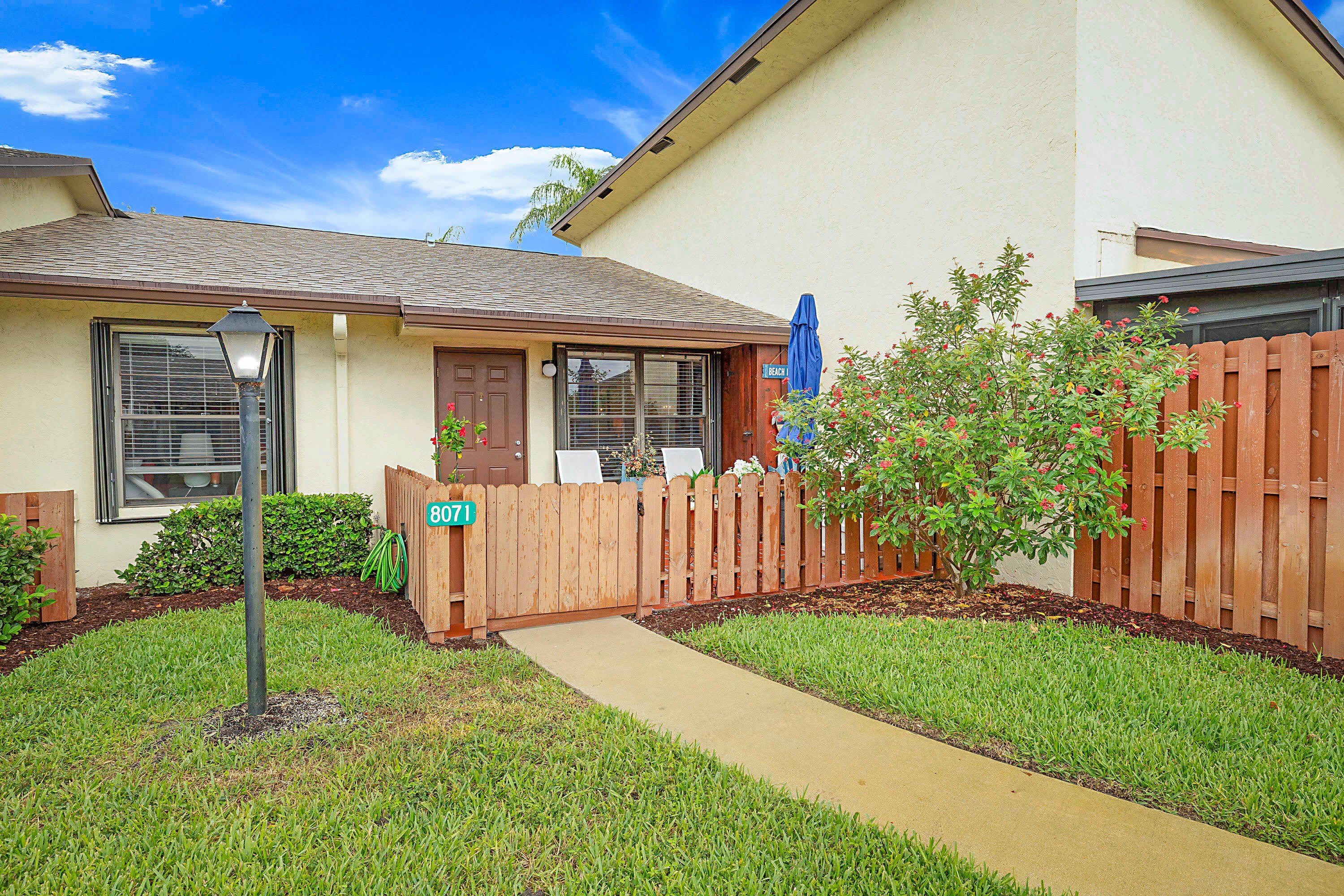 8071 Se Villa Circle – photo 2