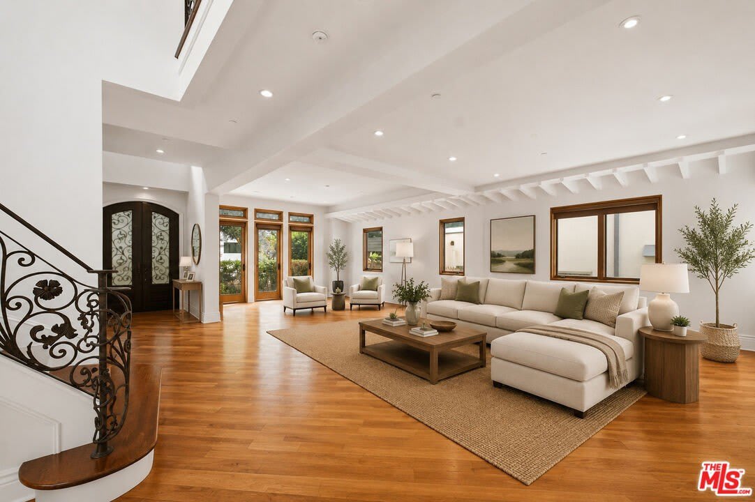 1126 Yale St – photo 1