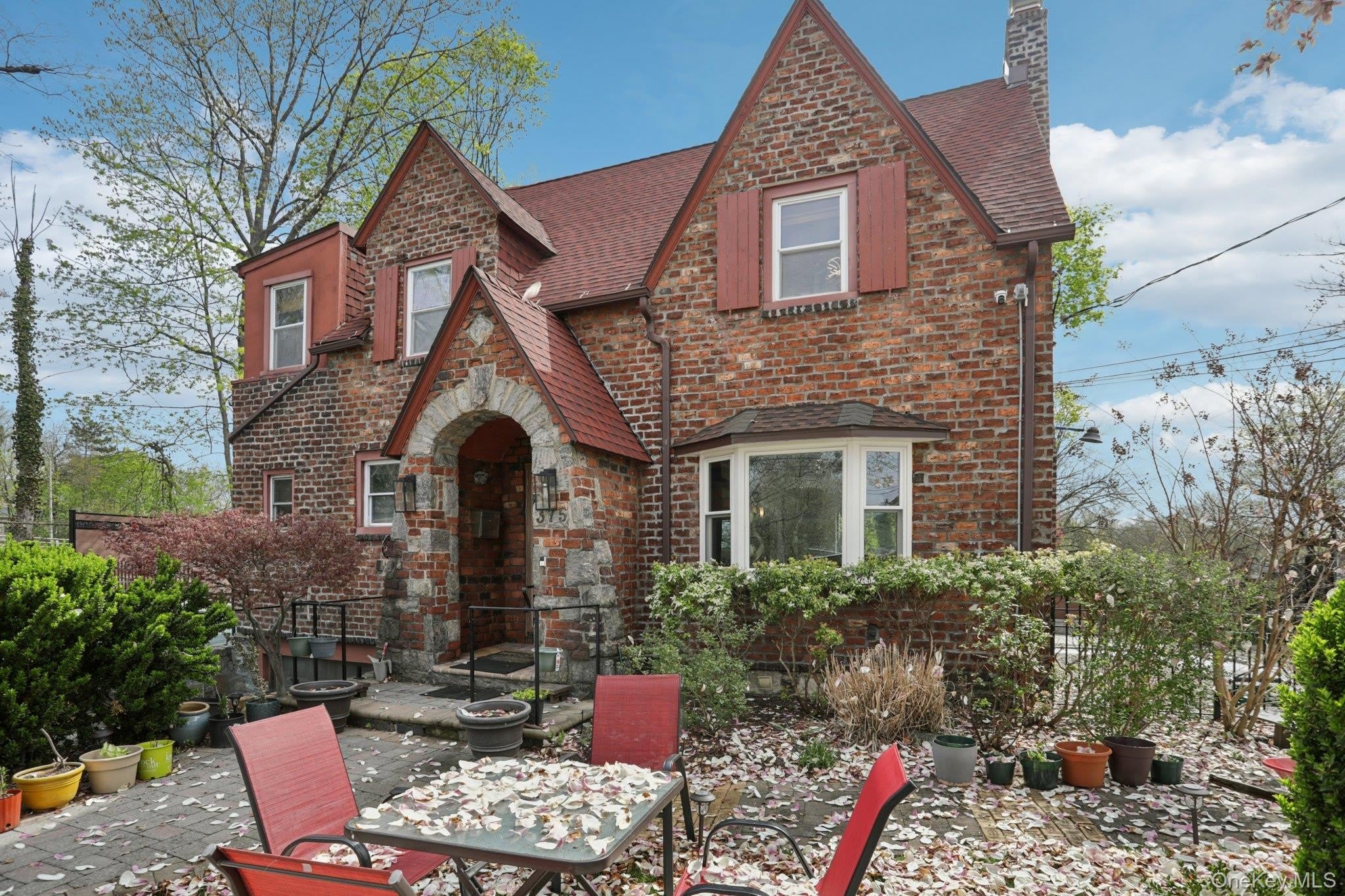 375 Hawthorne Terrace – photo 2