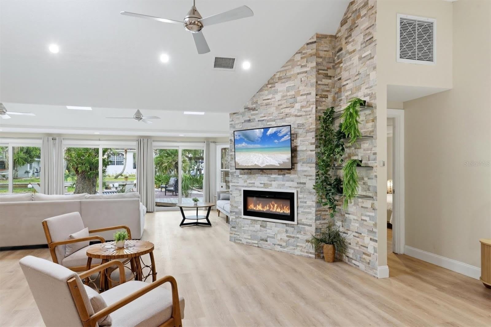 1232 NORTHPORT Drive – photo 3