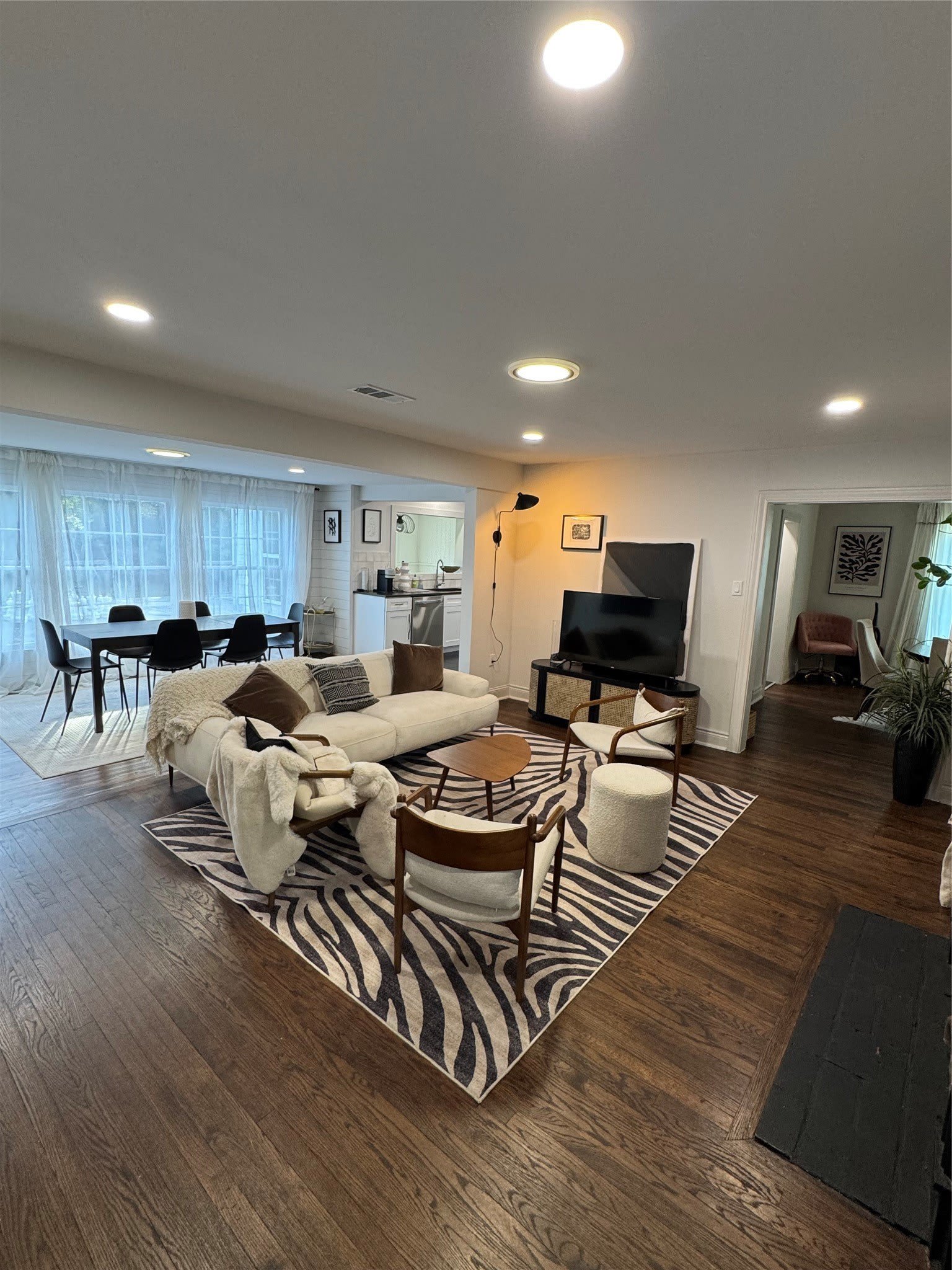 722 S Prairieville – photo 3