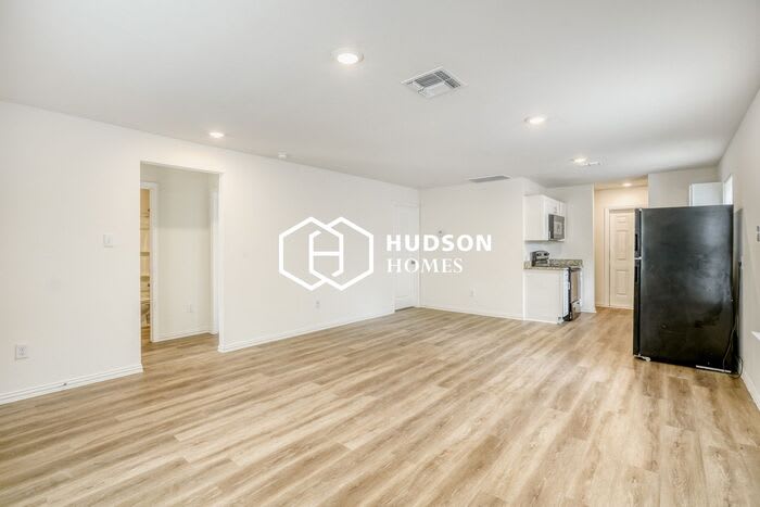 126 North San Ignacio Avenue – photo 3