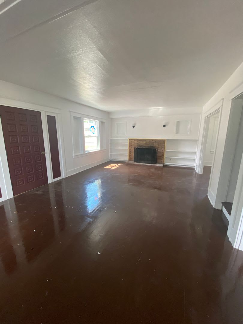 5 Bedroom 1 5 Bath House – photo 2