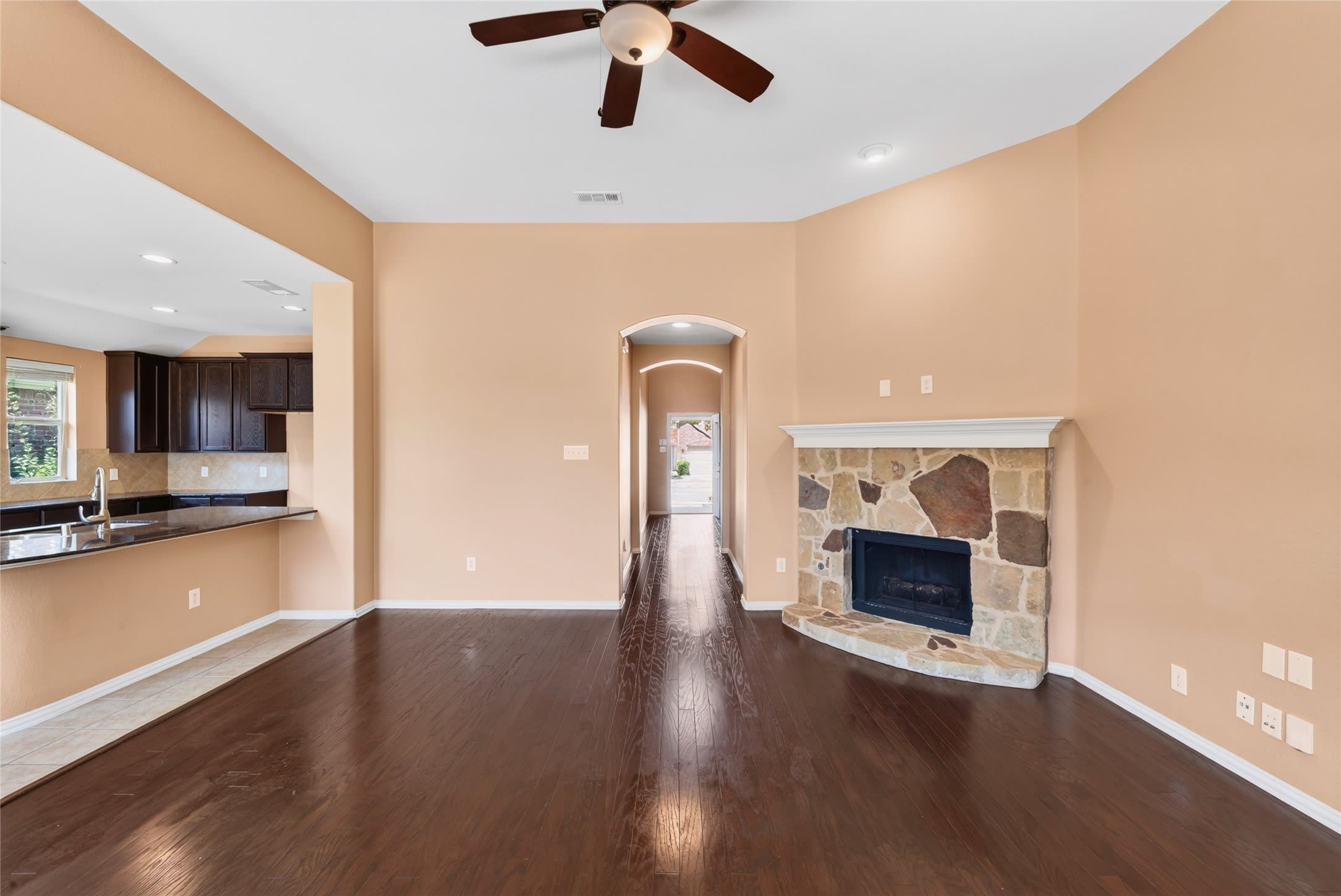 417 Hackberry Drive – photo 4