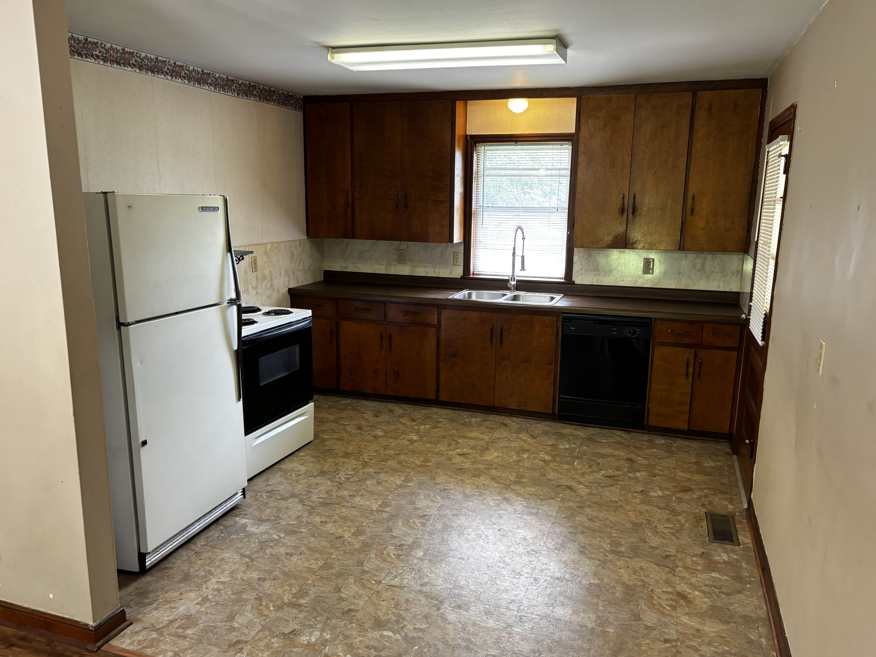 307 N CENTRAL ST – photo 4