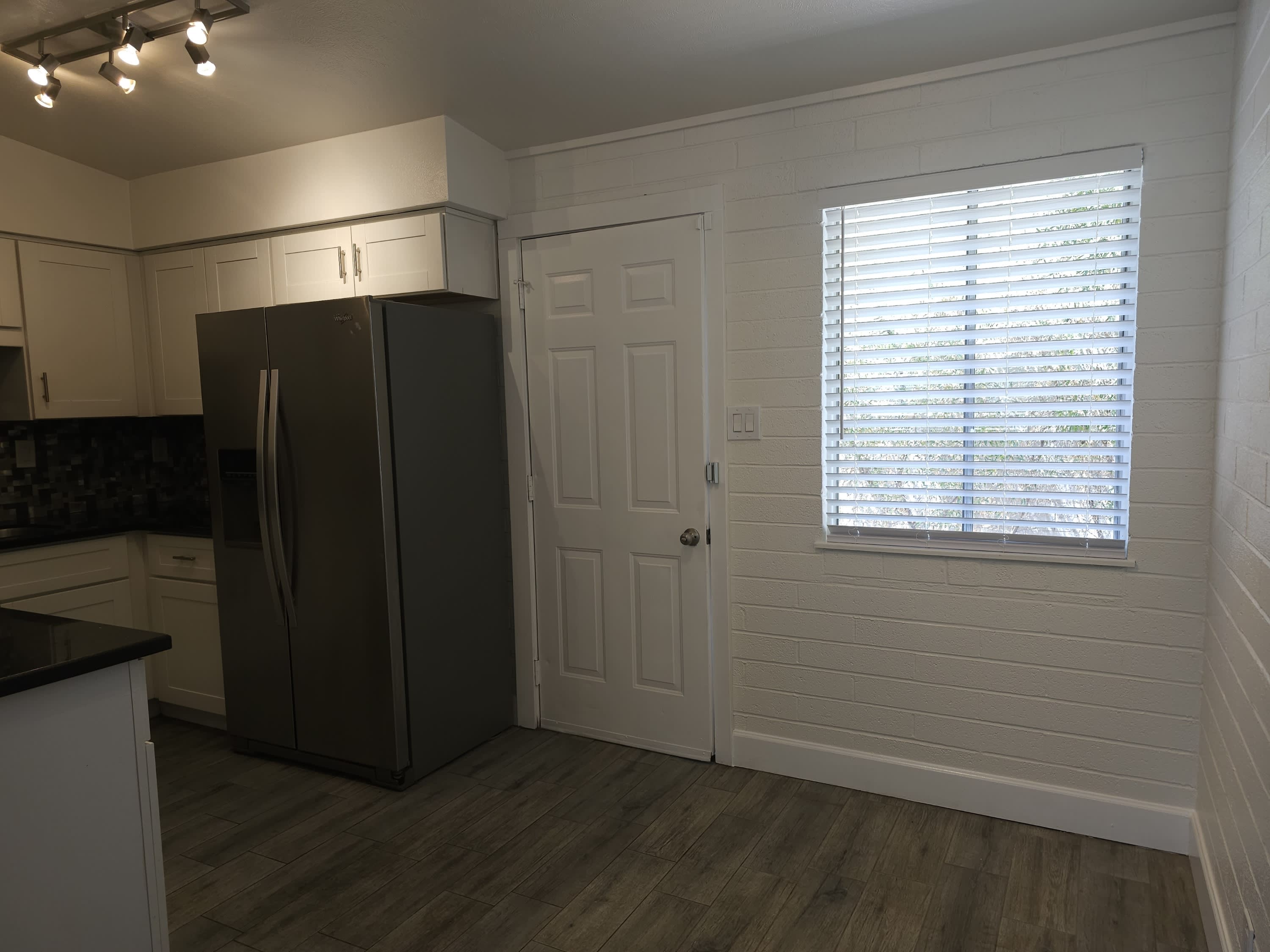 824 East Rose Lane – photo 5