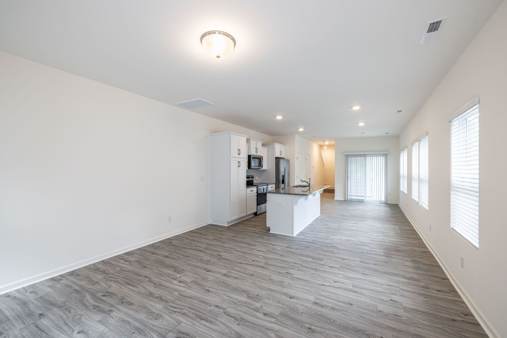 3 Bedroom Townhome Main Street Pineville – photo 3
