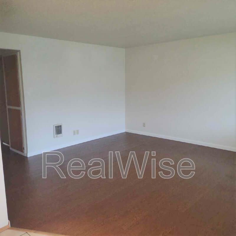 415 W First Ave – photo 4