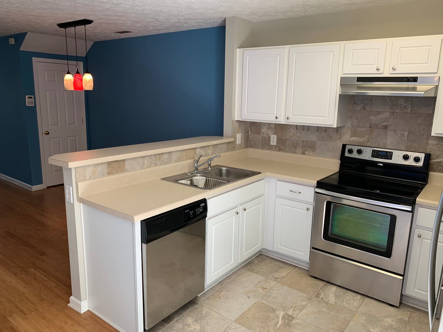 2 Bedroom Townhouse with Easy Access to I40 – photo 4