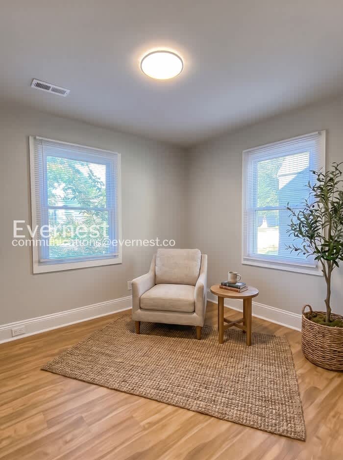 1402 East 18th Street – photo 5