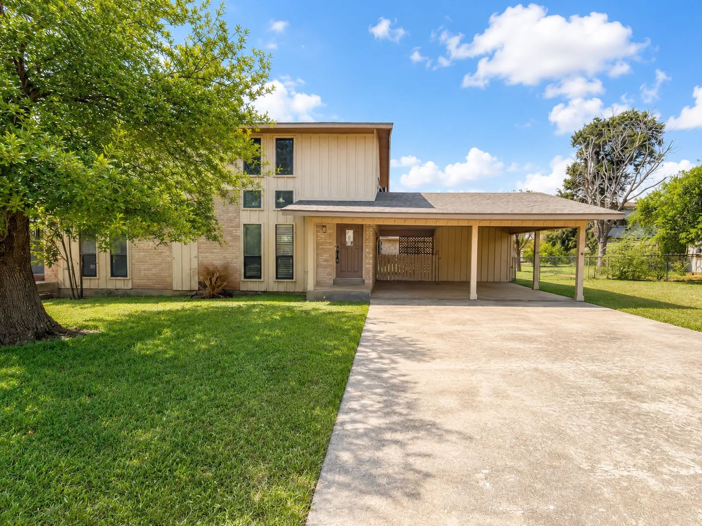 Stylish Two-Story Duplex with Loft, Fireplace & Private Backyard in New Braunfels! – photo 1