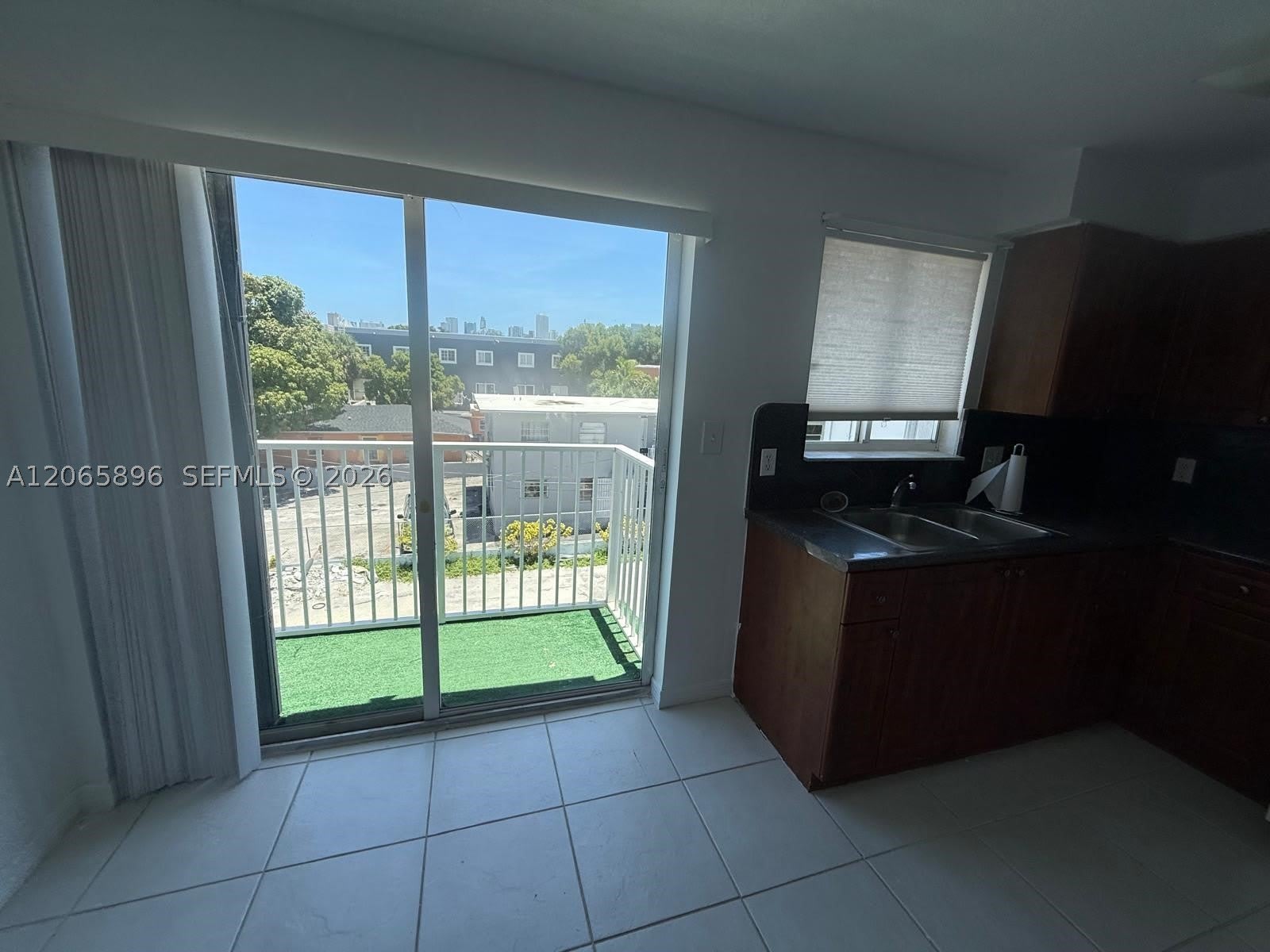 1453 Sw 3 St – photo 5