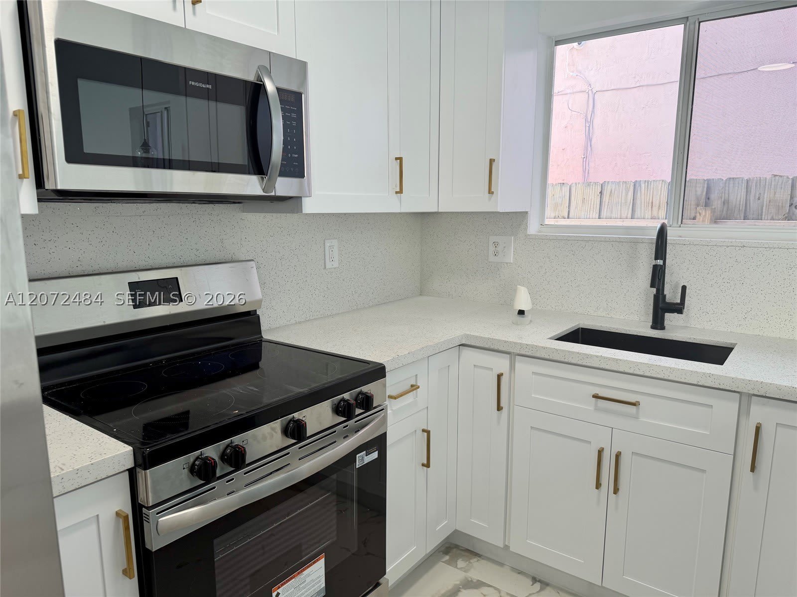 3401 NE 4th St – photo 4