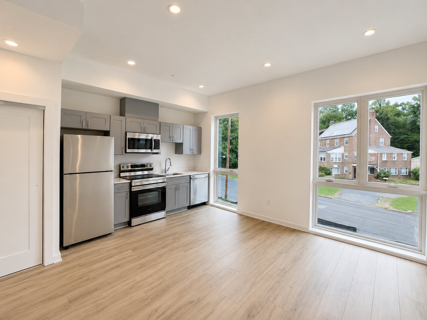 2425 20th St Ne – photo 2
