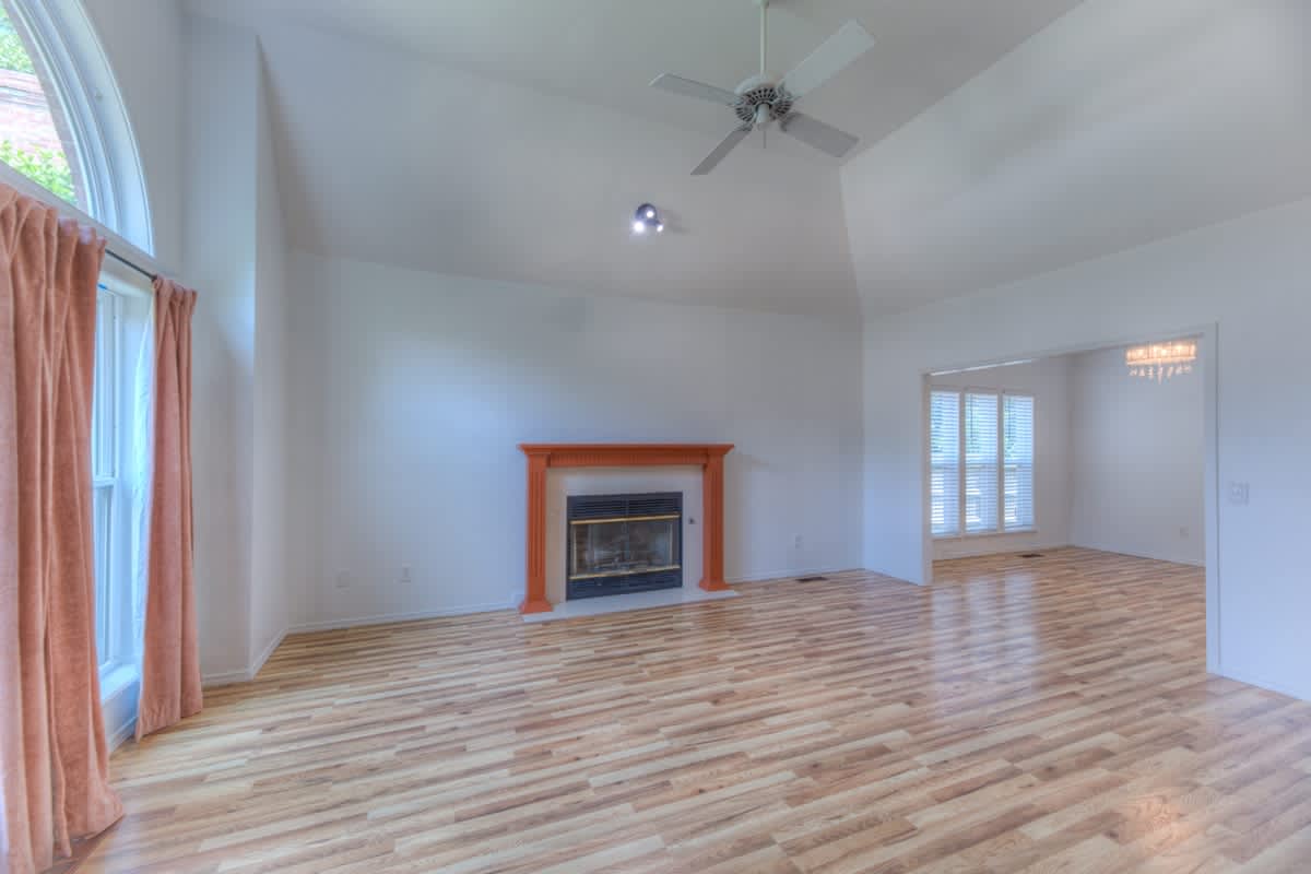 9215 South Erie Avenue – photo 3