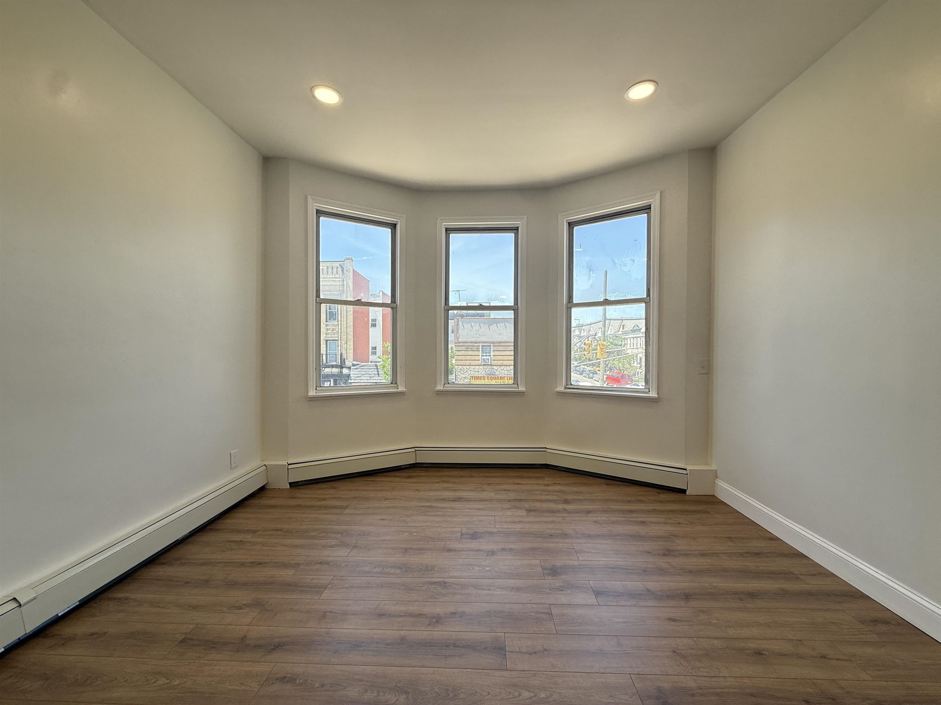 892 Broadway – photo 4