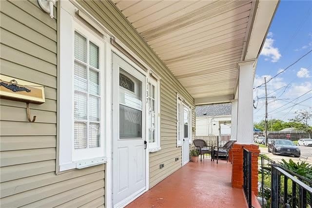 1137 DESLONDE Street – photo 3