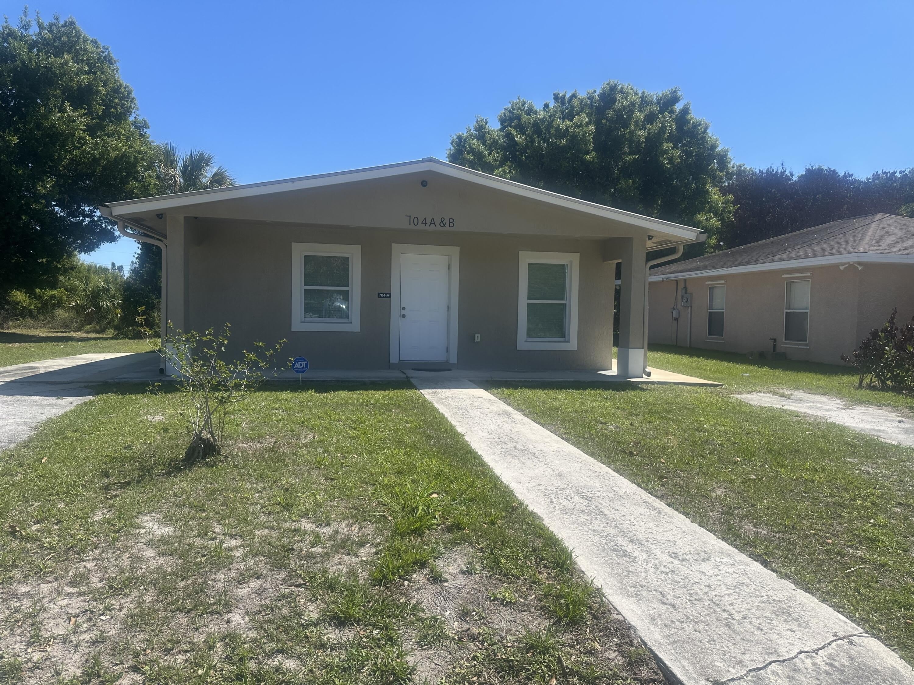 704 N 18th Street – photo 1