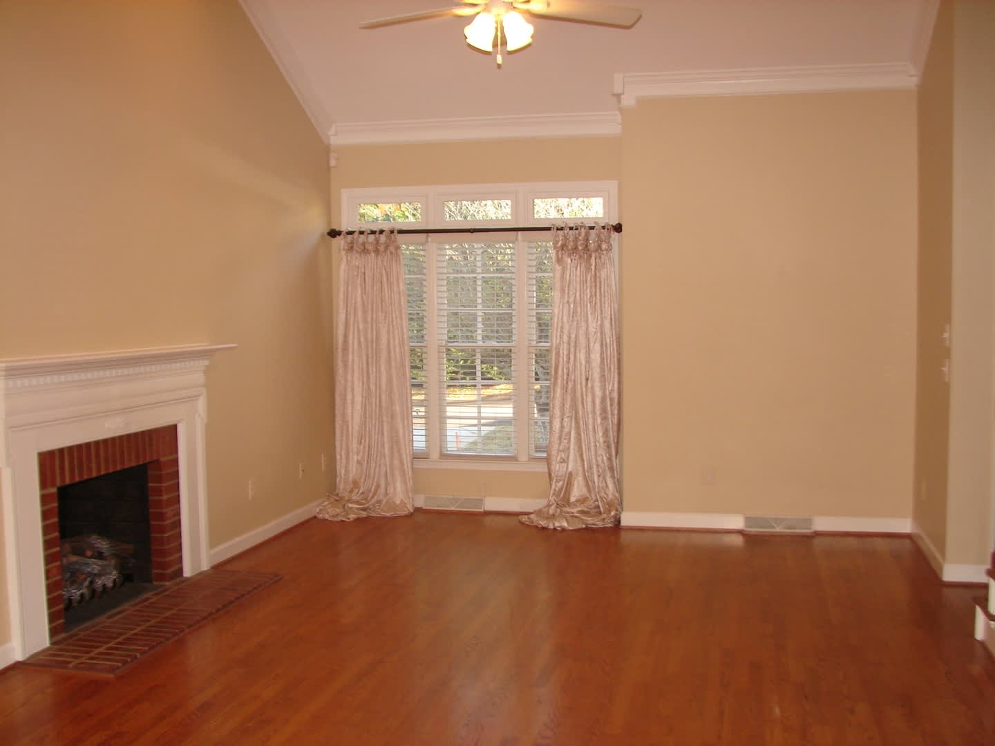 Gorgeous 3 Bedroom Home in Ashley Park! – photo 5