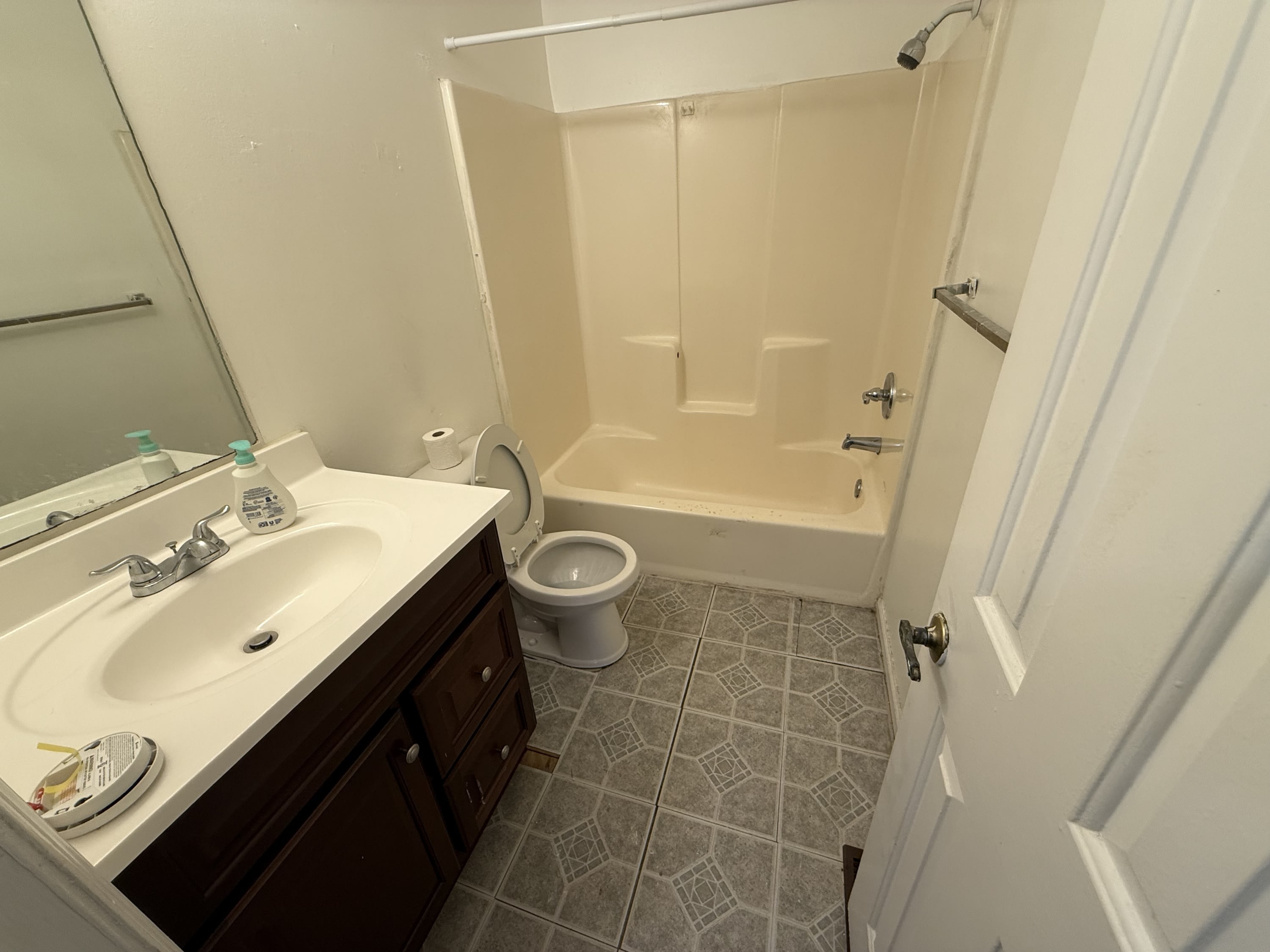 1112 S Saint Marks AveApt B – photo 4