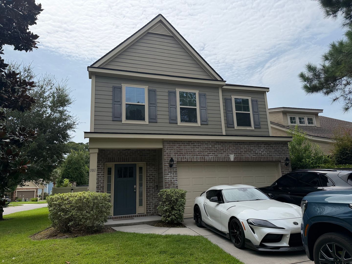 Furnished Updated Home W Fenced Yard – photo 2