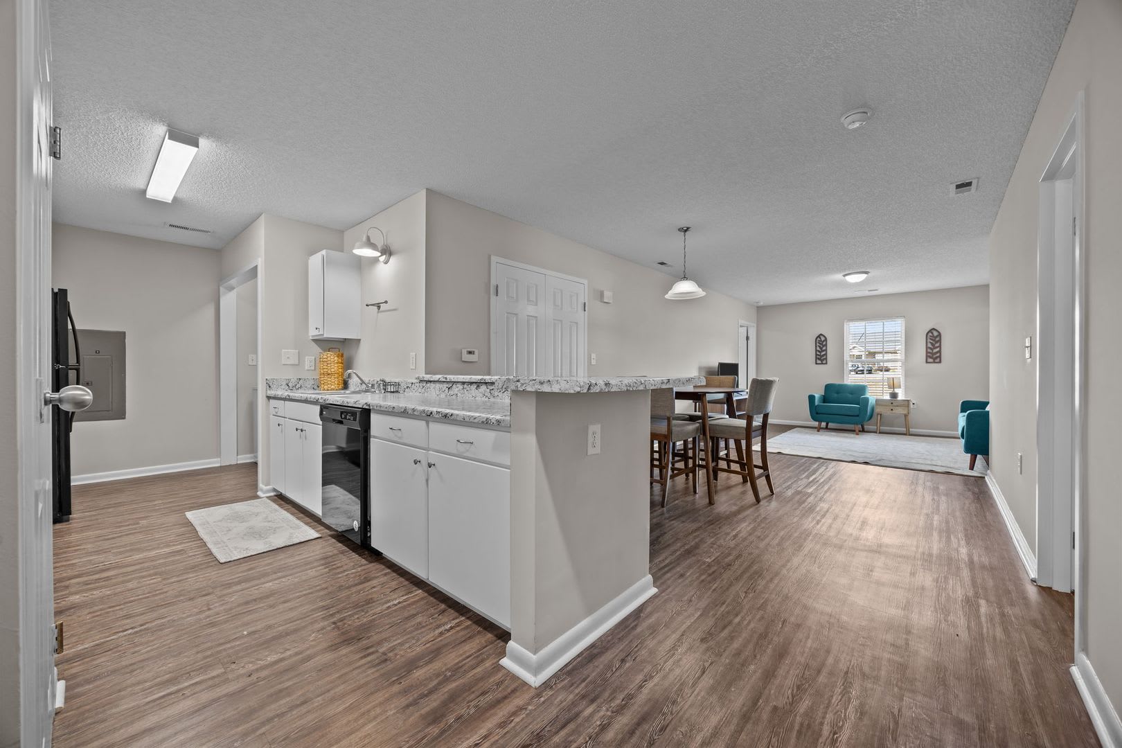 AVAILABLE FOR RENT NOW UNTIL DECEMBER 31ST ONLY!! – photo 5