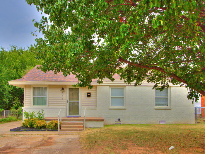 411 East Showalter Drive – photo 1