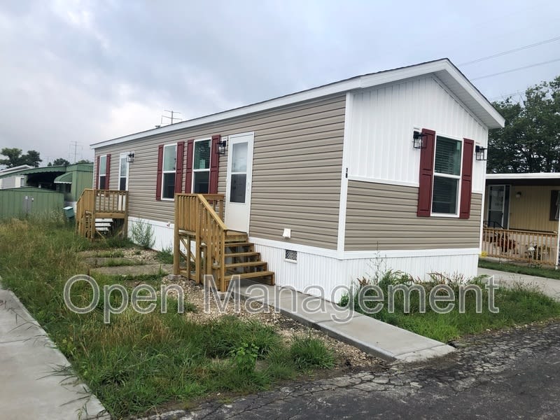3000 Brookpark Rd – photo 2