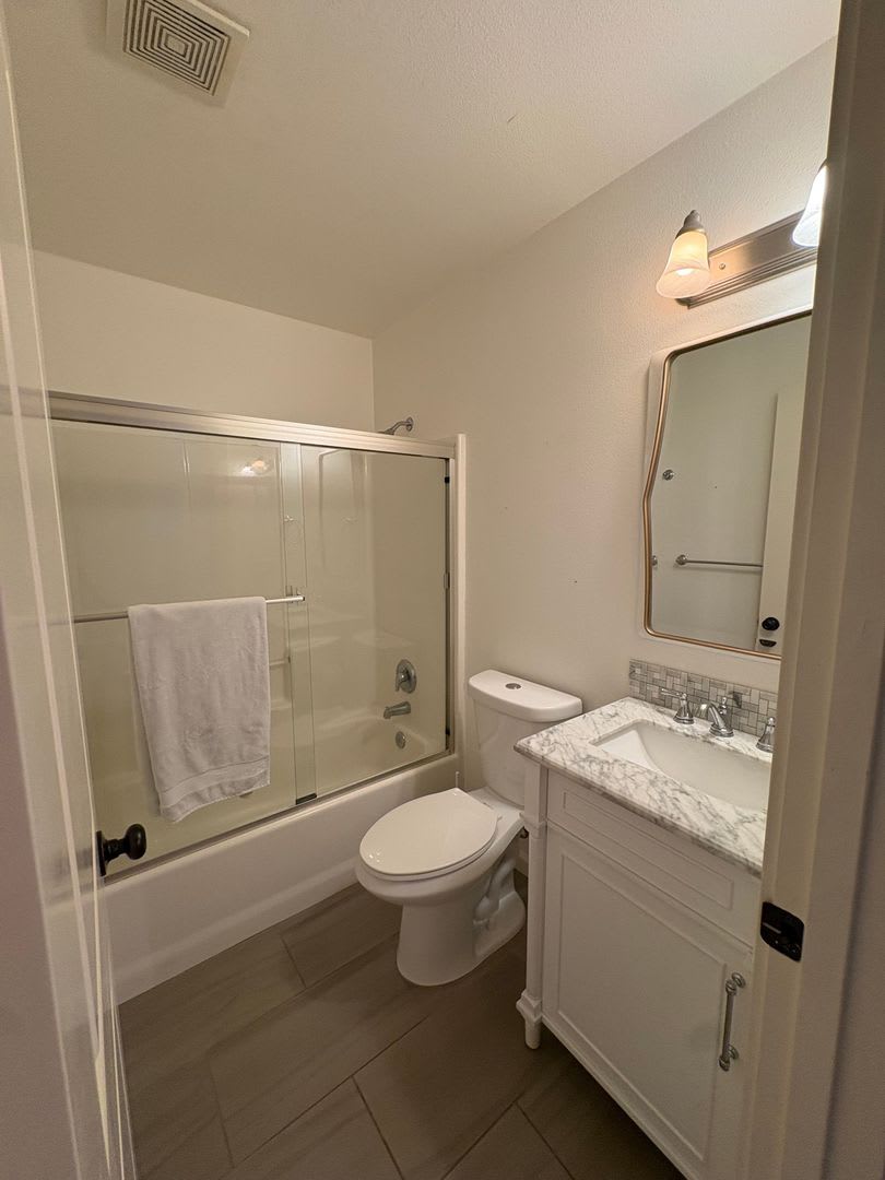 Charming 2BR Condo in West Linn – photo 5
