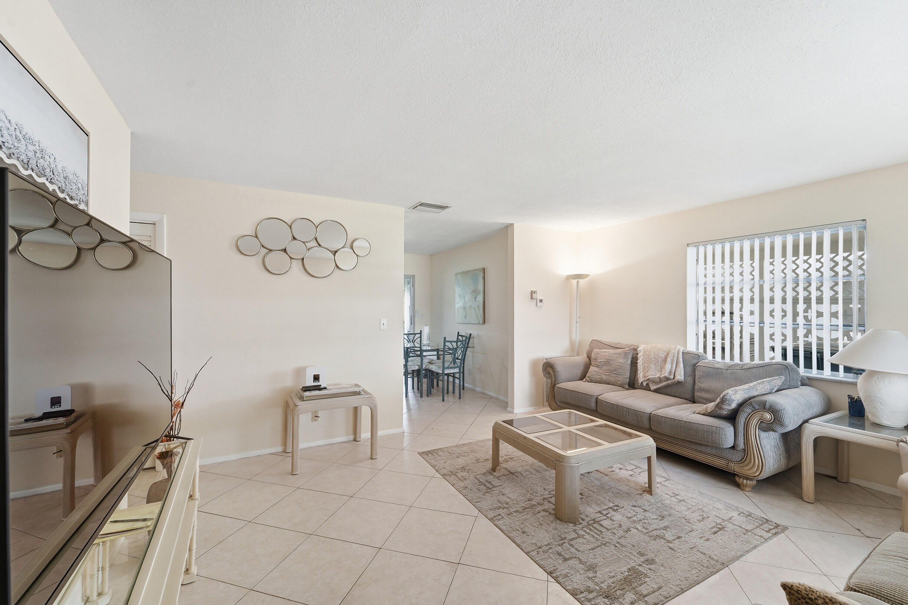 220 Leisure Boulevard – photo 2