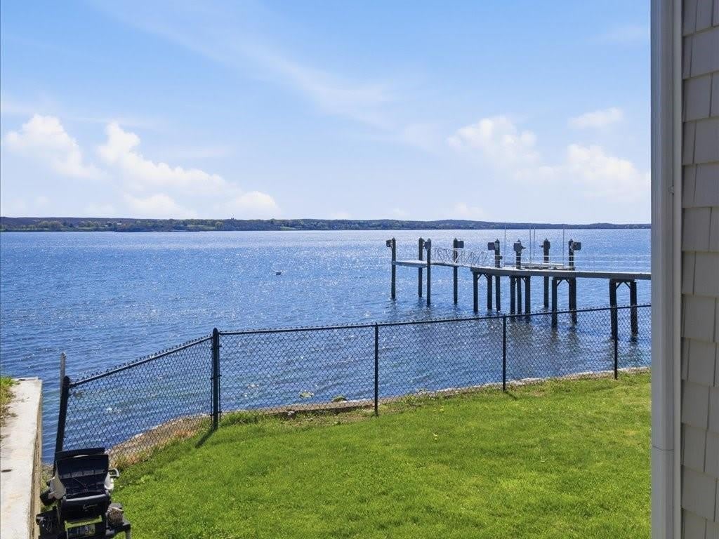 38 Aquidneck Avenue – photo 3