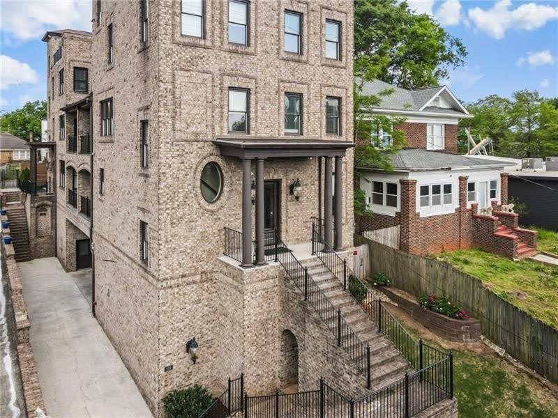 629 Boulevard NE – photo 5