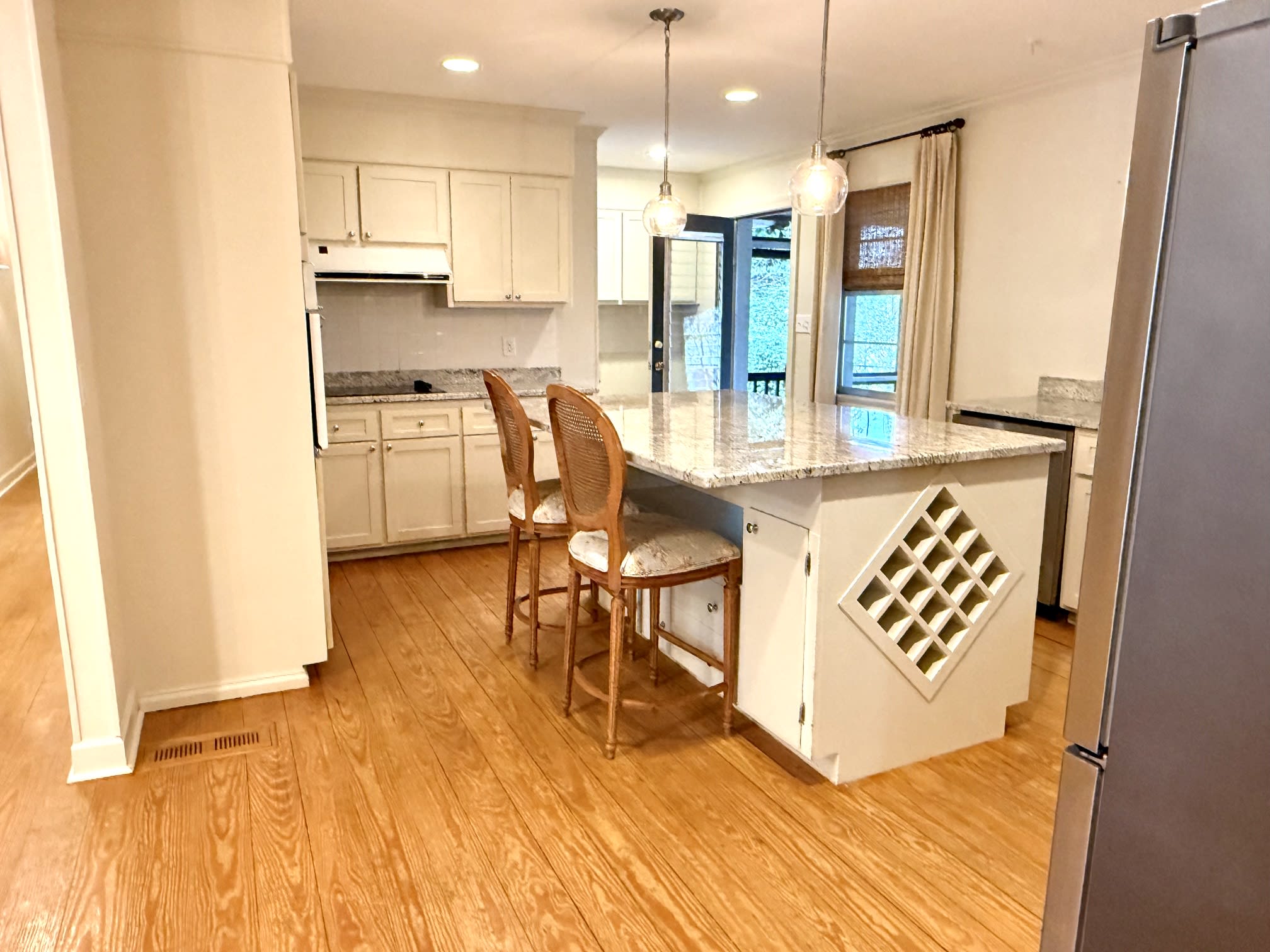 1520 Woodland Street Southeast – photo 4