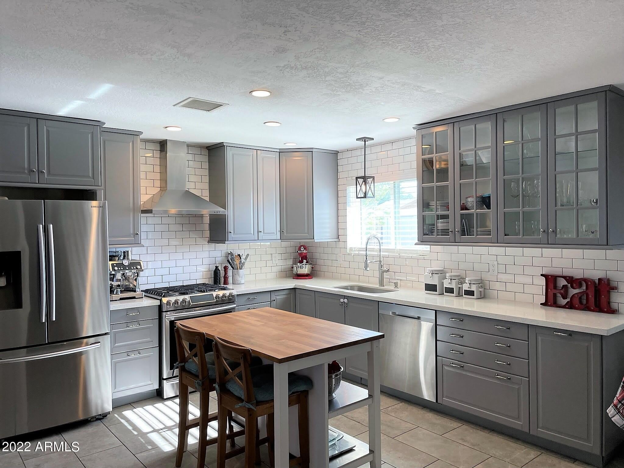 3909 E SHAW BUTTE Drive – photo 2