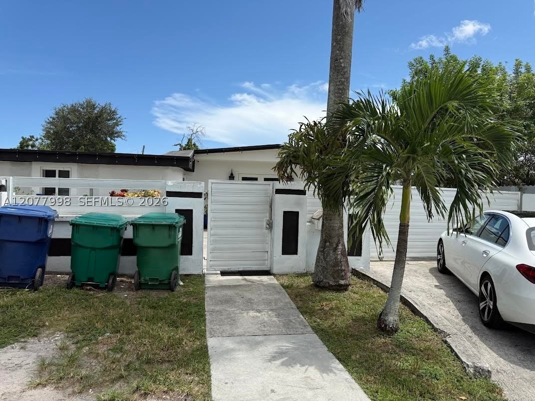 1720 NW 124th Ter – photo 1