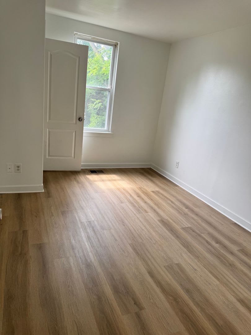 A Unique Offering -- 1238 W Firth Street is Waiting For You! – photo 4
