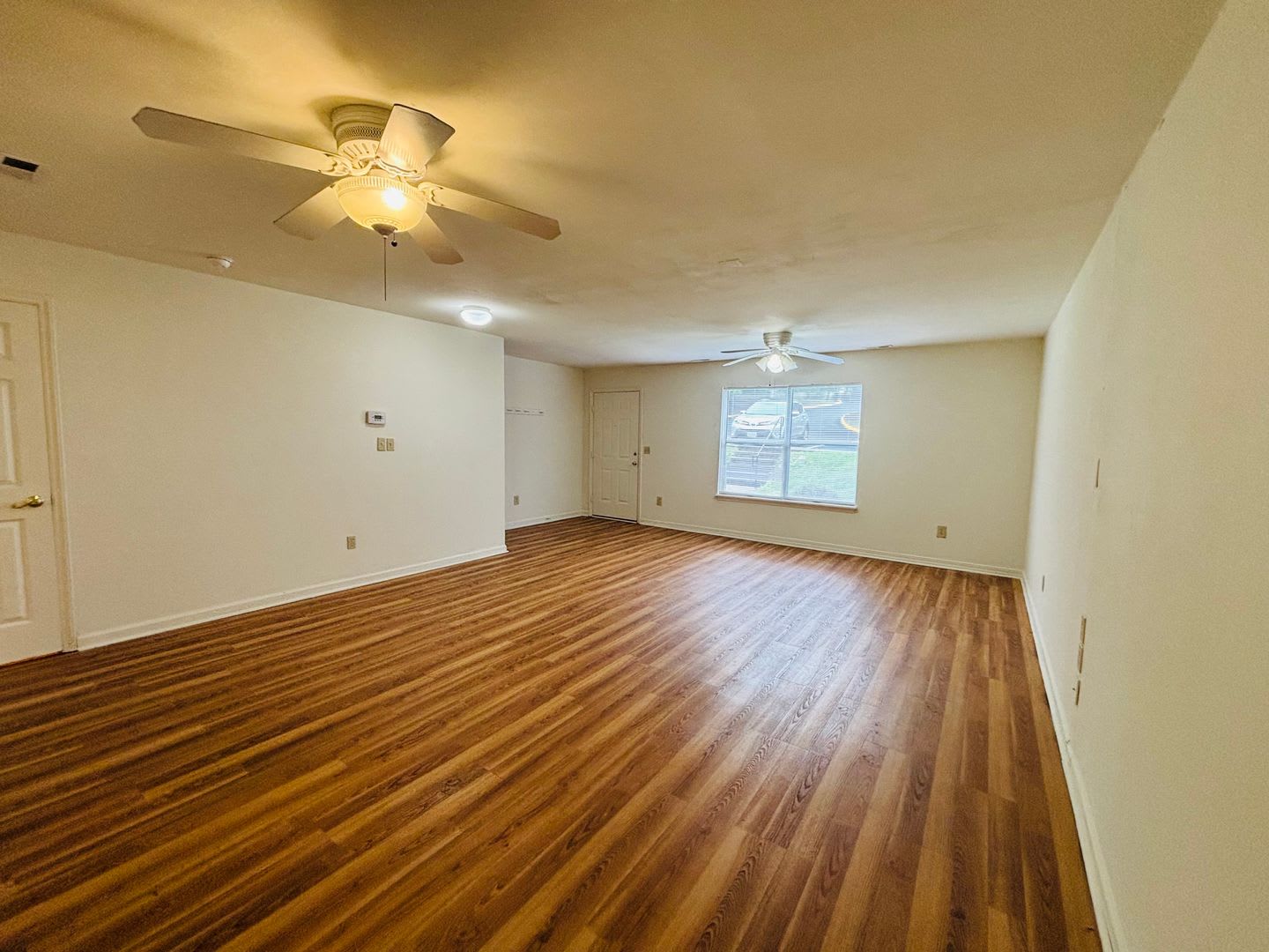 4 Bedroom 2.5 Bath Townhouse – photo 3
