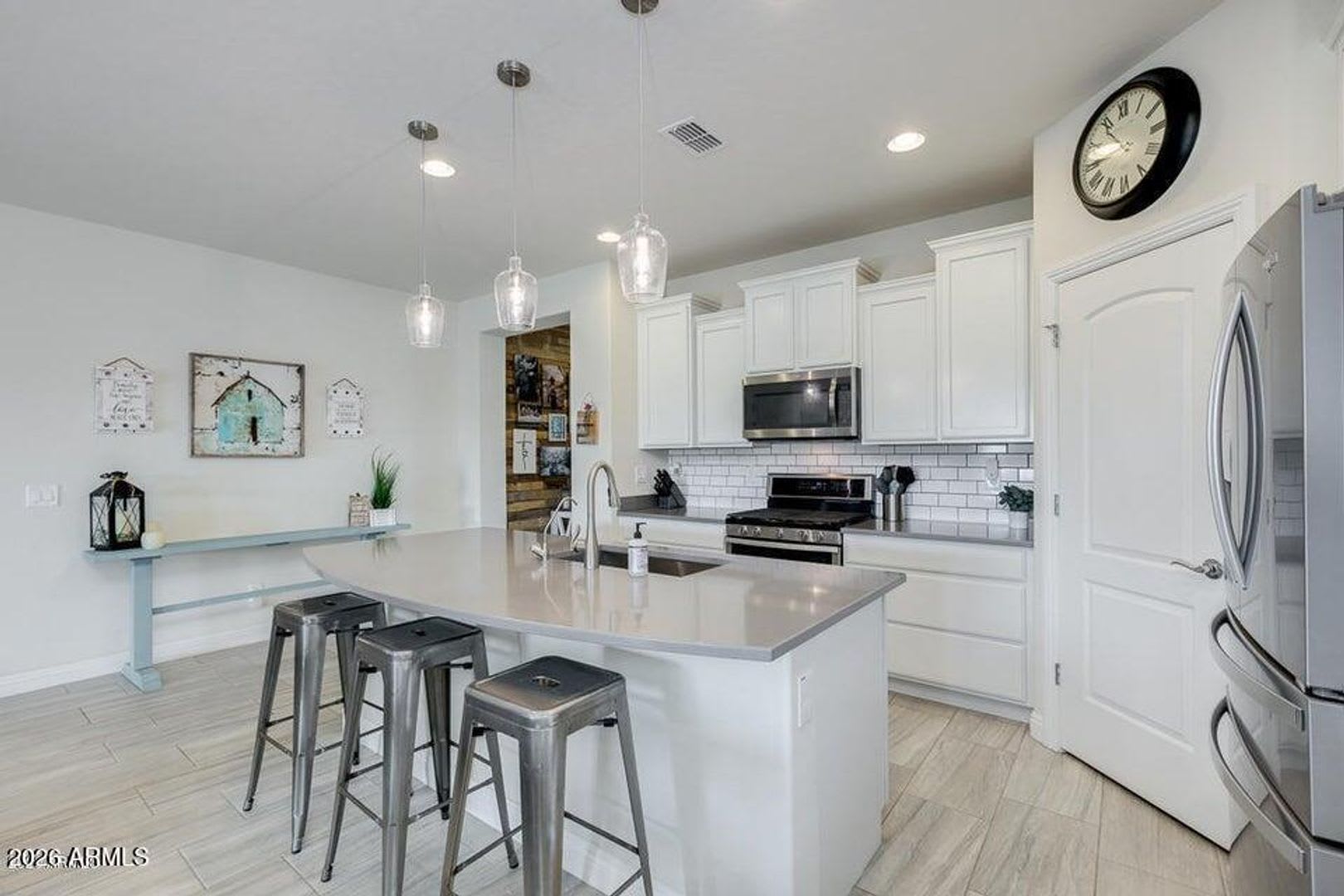 Nice 3 Bedroom 2 Bath In 85212 – photo 1