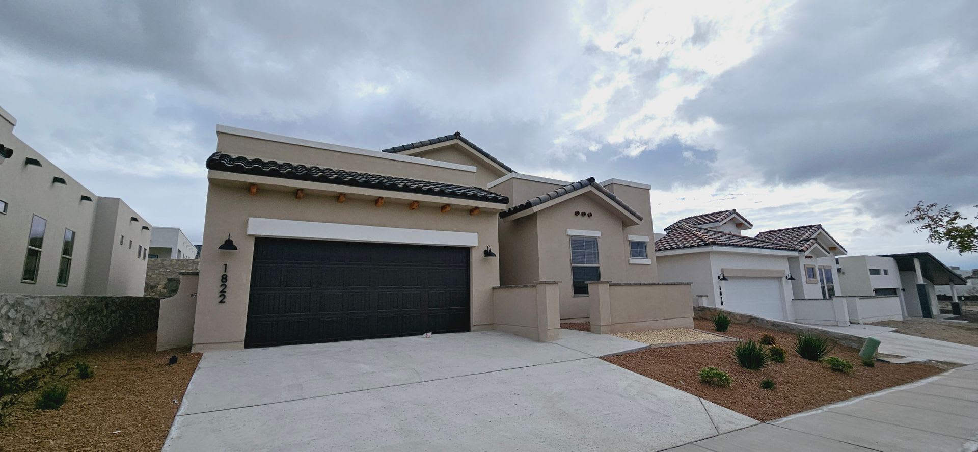 Stunning 4 bedroom, 2.5 bath home in West EL Paso! Special! Application or Admin Fee! – photo 2
