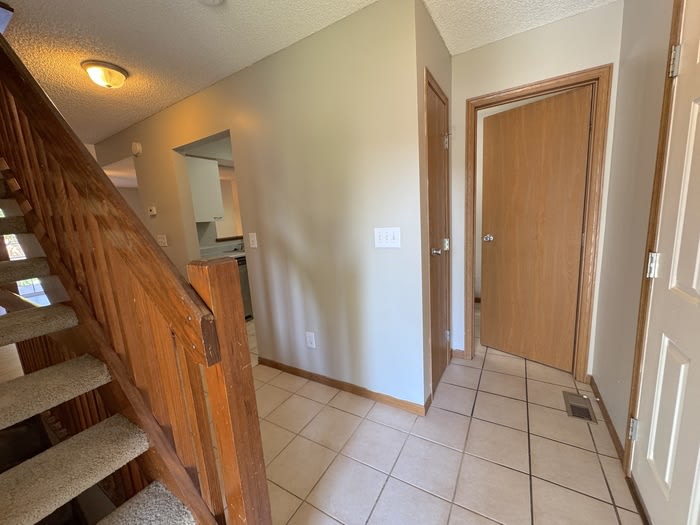 5643 Barney Lane – photo 4