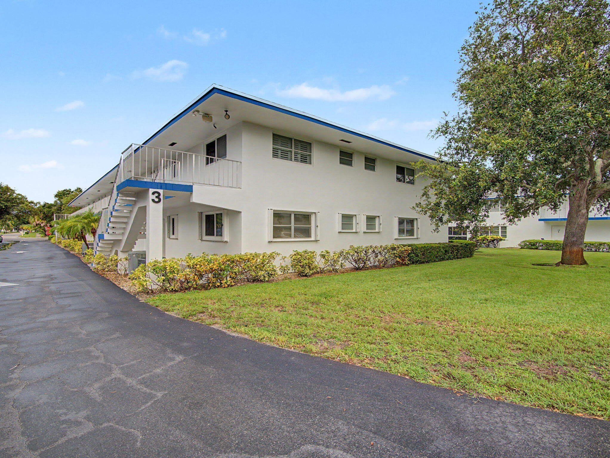 3 Westwood Avenue – photo 1