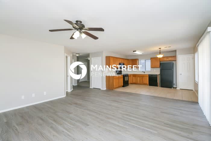 2221 North 105th Avenue – photo 3