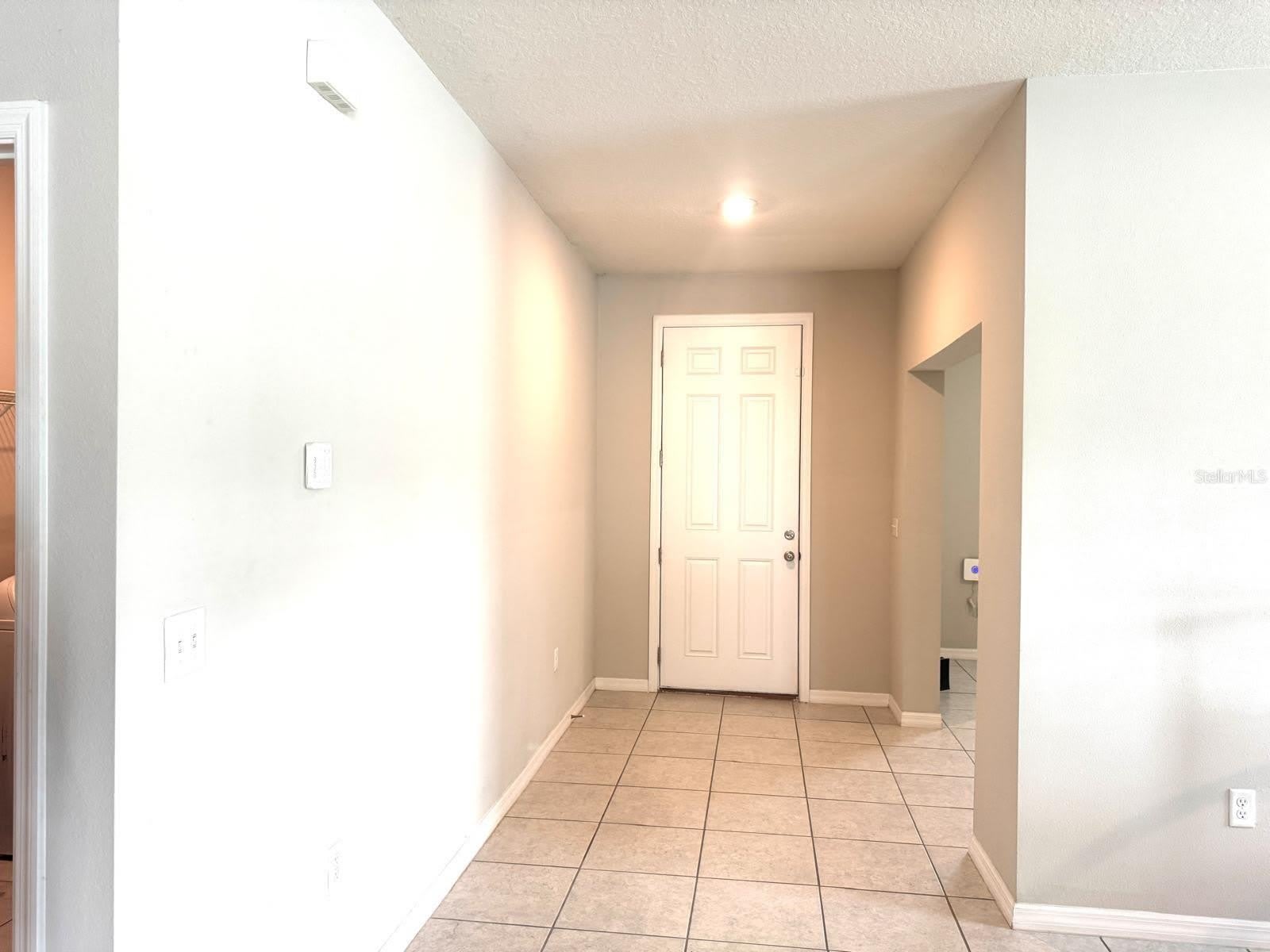 863 HUDSON VALLEY Drive – photo 2