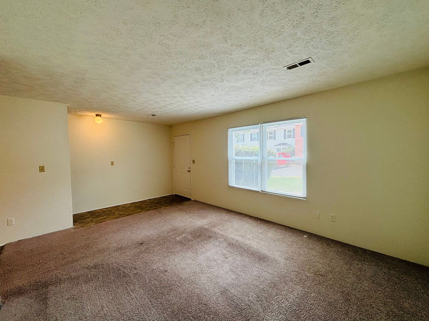 4 Bedroom 2.5 Bath Townhouse – photo 5