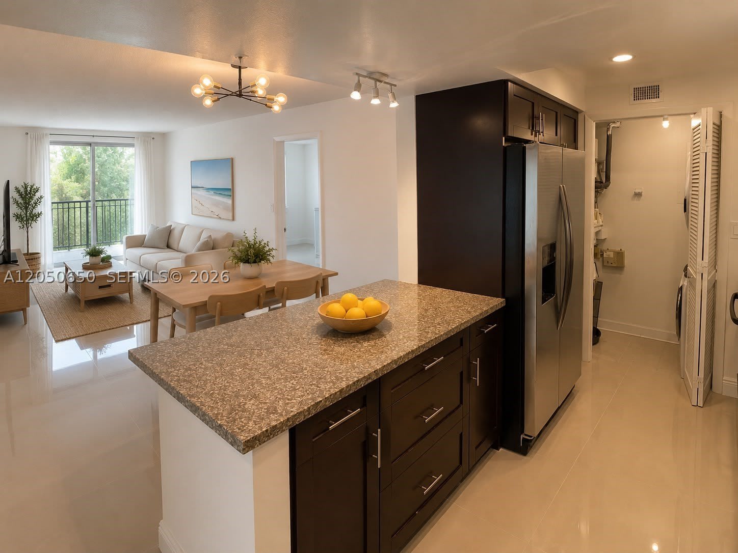 100 Lakeview Dr – photo 2
