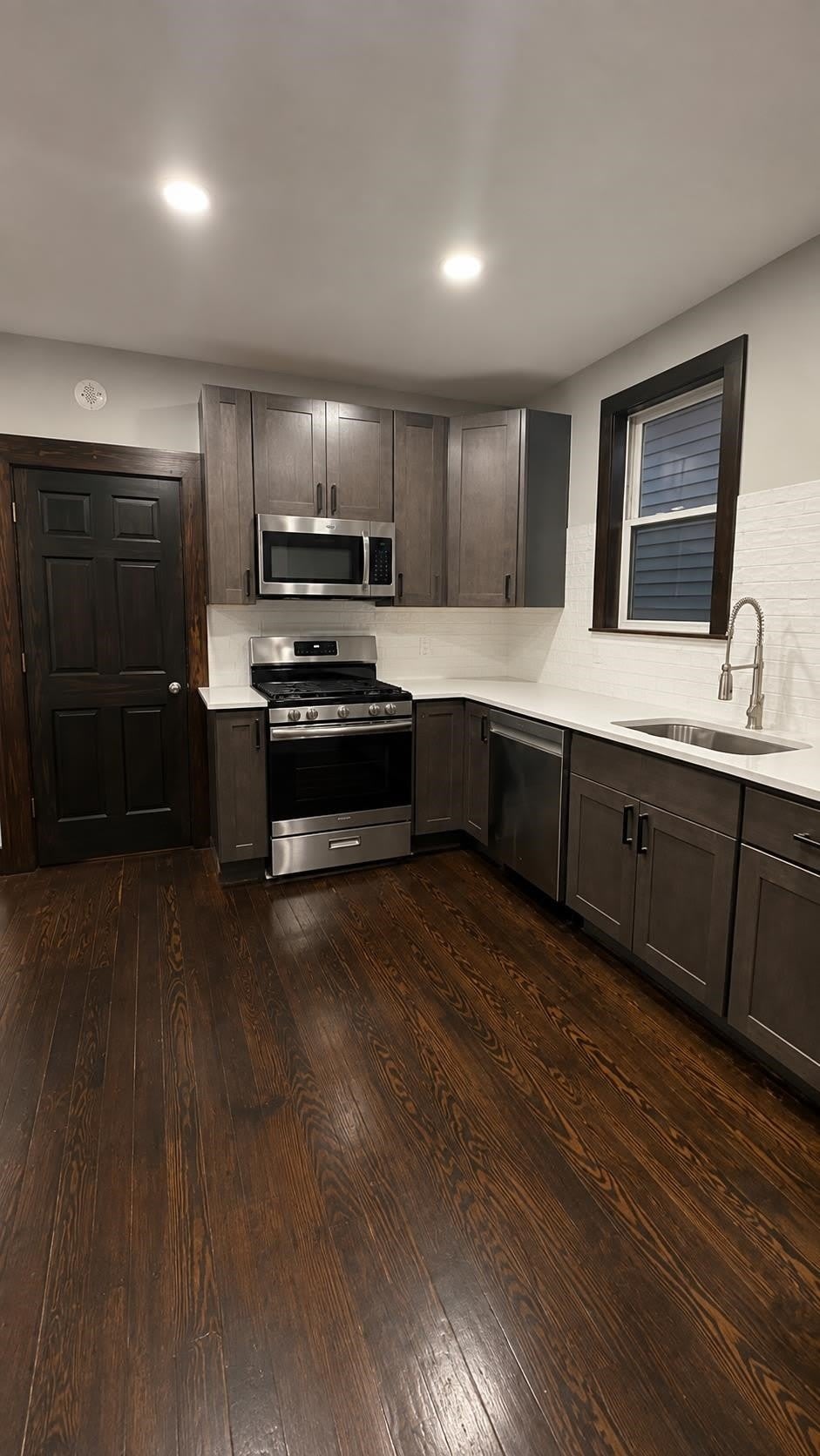 171 W 19TH ST – photo 4
