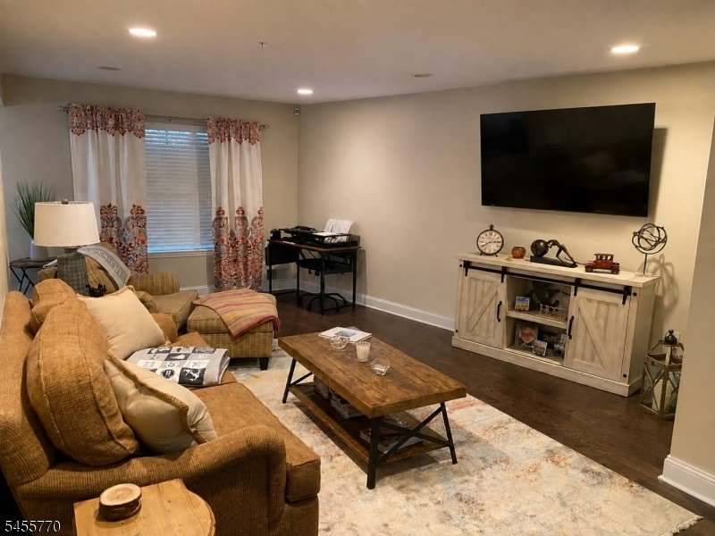 264 Riveredge Dr – photo 2