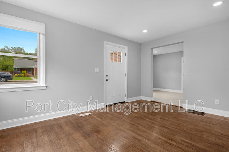 4902 Gilray Drive – photo 5