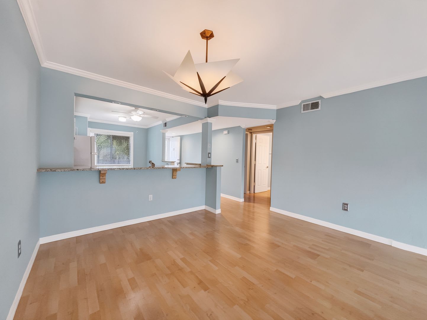 Stunning Sandpiper Bay 2 Bed 2 Bath End Unit Condo – photo 4