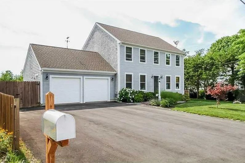 76 King Phillip Street – photo 2